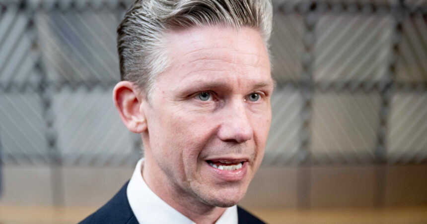 exclusiv pal jonson ministrul suedez al apararii daca romania si flancul estic al nato sunt puternice la fel e si flancul nordic 6a04d966a0093