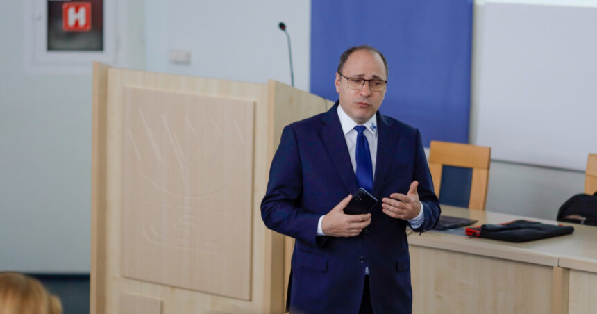 exclusiv sport arta si voluntariat solutia ministrului educatiei pentru combaterea consumului de droguri in scoli 6a0b0773a3ab2