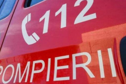 explozie la o hala din targoviste peste 40 de persoane au iesit din cladire o persoana ranita a fost transportata la spital 6a058945048b3