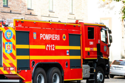 explozie urmata de incendiu la un depozit din prahova cu pericol de a doua deflagratie un barbat a fost ranit 69f9a123b5567