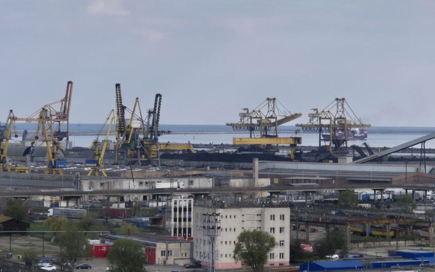 fondul proprietatea sa cumpara actiuni de 1081 milioane de euro la cn administratia porturilor maritime sa constanta dupa majorarea de capital vrea sa si mentina procentul intact 6a0b33a9b06d9