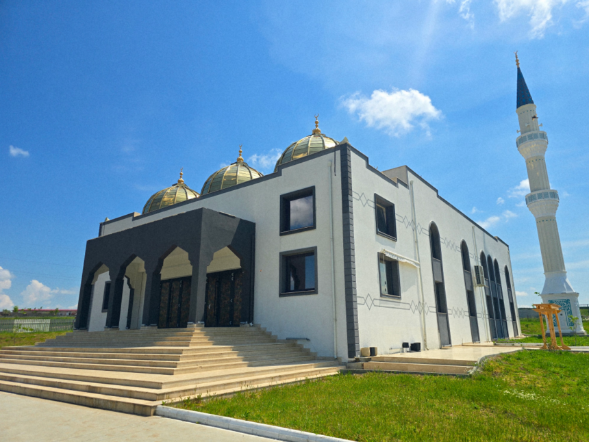 foto asociatia zekat amenajeaza un punct de sacrificare pentru kurban bayram in curtea geamiei din medgidia 6a0d57f08fdaa