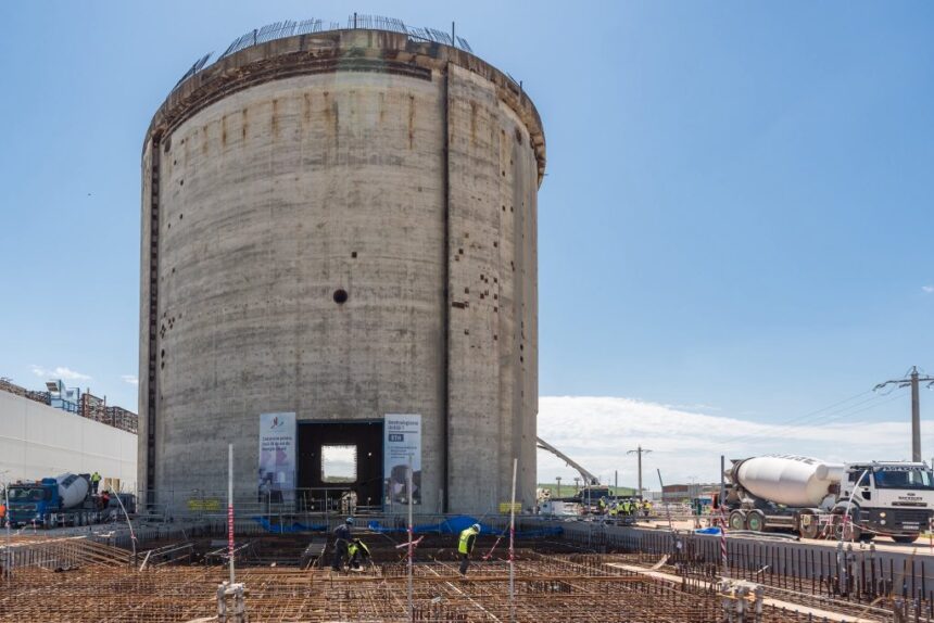 foto prima turnare continua de beton la unitatea 1 a centralei nuclearoelectrice de la cernavoda 6a0ad47f77824