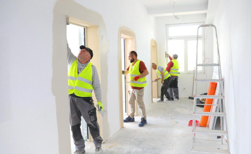 foto vergil chitac despre stadiul proiectelor prin pnrr reabilitarea gradinitei nr 53 a scolii nr 36 si a blocurilor k11 si k12 din constanta 6a04a3312af62