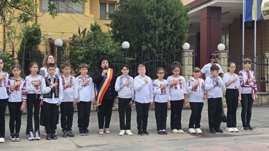 foto video primaria cumpana celebreaza ziua eroilor neamului 6a0ed388edfe0