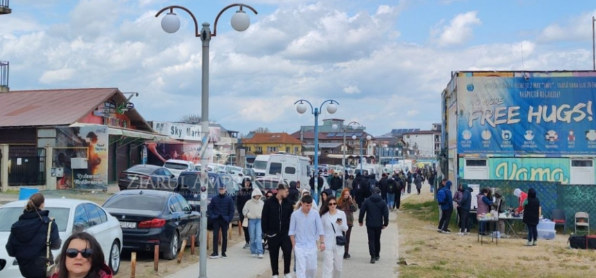 foto video vama veche de 1 mai trafic intens spre sudul litoralului in ciuda vremii racoroase 69f491c13b132