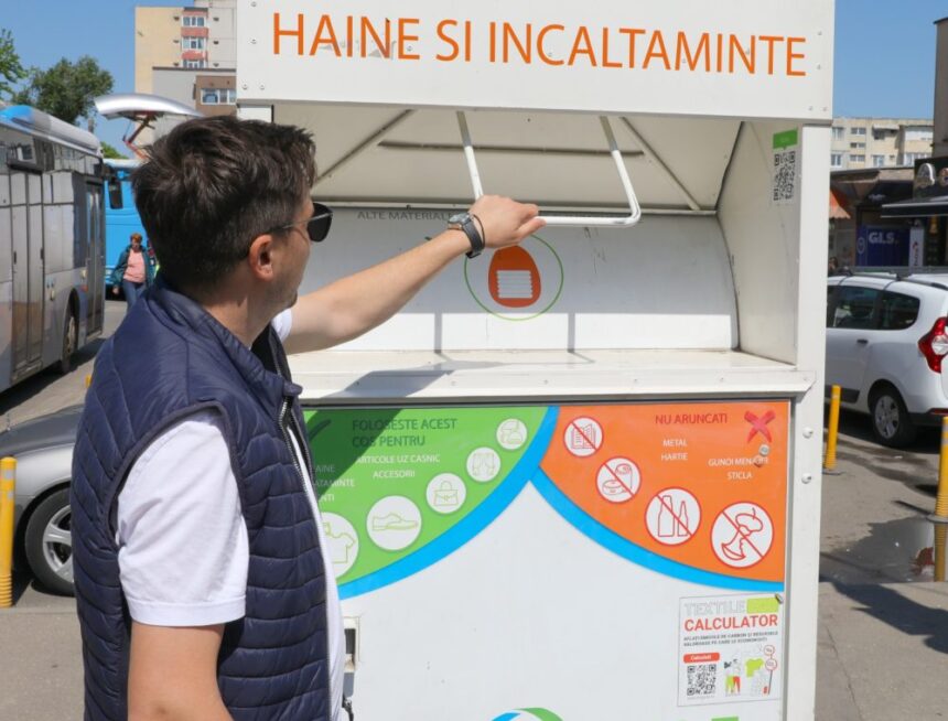 hainele vechi si incaltamintea deteriorata nu se mai arunca ci se recicleaza constantenii au acum 44 de containere speciale pentru colectare 6a0b107da97c0