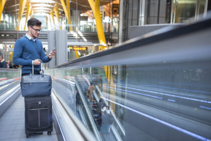 imbarcarea in aeroporturile din romania mult mai rapida sistemul self baggage drop off introdus pe aeroportul henri coanda 69f715045d8ac