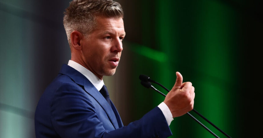 in primul sau discurs in calitate de prim ministru peter magyar i a dat presedintelui ungariei un ultimatum pentru a demisiona 69ff73fa8a305