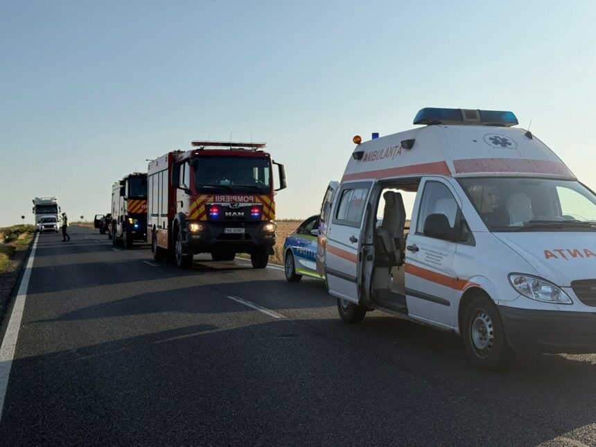 incendiu la un autocar in localitatea topolog din judetul tulcea aproape 30 de persoane au fugit din vehiculul in flacari 69f4678d79b6b