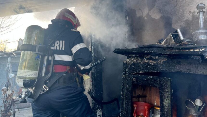 incendiu la un spatiu comercial de pe strada stefan cel mare mai multe persoane evacuate 6a00377b70858