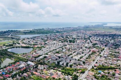 o cota parte dintr un apartament de trei camere din navodari scos la licitatie intr un dosar de executare silita la pret redus din cauza unei datorii 6a126ca06c483