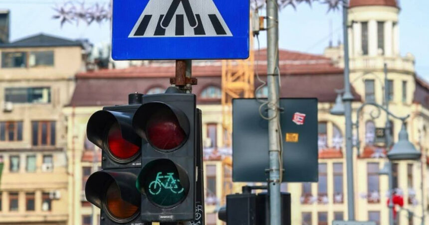 peste 90 de intersectii si treceri de pietoni din bucuresti vor avea semaforizare inteligenta anuntul facut de primaria capitalei 6a05c17514e5e