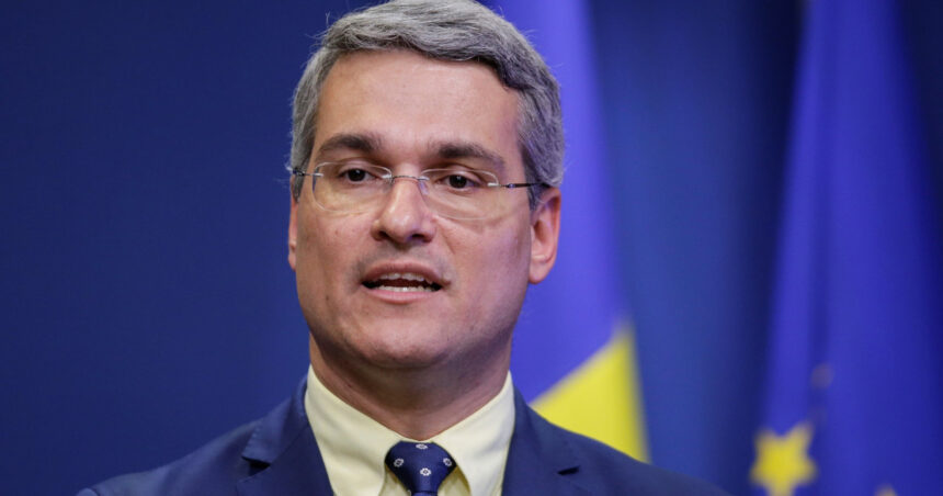 pislaru anunta strategia anti saracie nu avem nevoie doar de locuri de munca ci de locuri de munca bine platite 69fcbe249a073