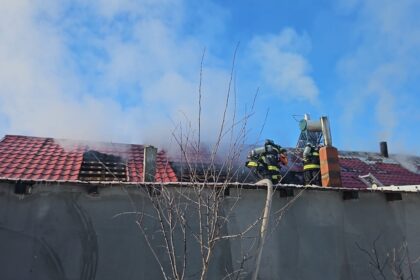 pompierii din constanta in alerta arde o casa de pe strada theodor sperantia 6a0d73f8e4044
