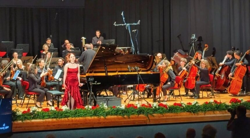 premiul ii si premiul special flavio lietti pentru pianista inya cutova eleva a colegiului national de arte regina maria din constanta 6a049529d3327