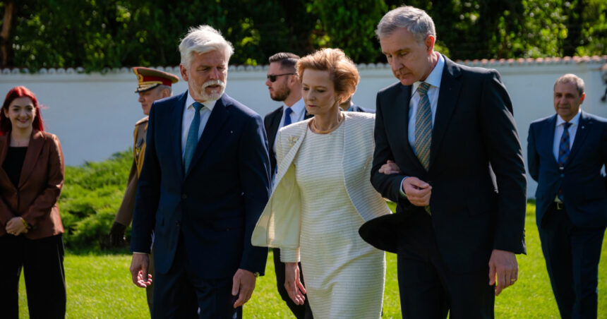 presedintele cehiei a fost primit la palatul elisabeta 6a0453d7b9d59