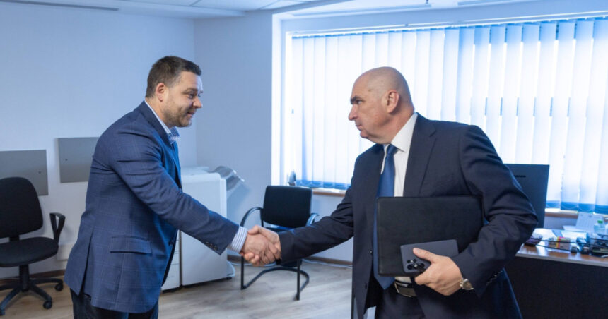 primarul ciprian ciucu a discutat cu ilie bolojan despre preluarea elcen pentru ca bucurestiul sa nu mai stea iarna in frig 6a0ed1ce6596f