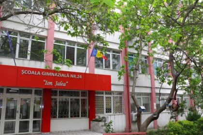 rasturnare de situatie fostul inspector scolar iulia cabrancea se intoarce la scoala gimnaziala nr 24 constanta au decis judecatorii va primi si salariile inapoi minuta 6a01c7c468984
