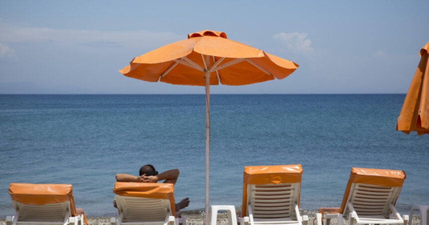 razboiul prosoapelor un turist german a fost despagubit cu 1 000 de euro dupa ce nu a gasit sezlonguri la un hotel din grecia 6a02a7ec9abe5