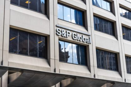 romania scapa de retrogradare dar sp global avertizeaza putem reduce ratingurile daca impasul guvernamental se prelungeste 6a081e2505192