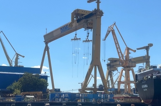 santierul naval mangalia va fi scos la vanzare iar peste 1 000 de angajati vor fi concediati 6a15edf755c7c