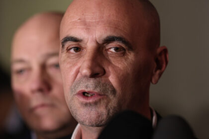 sindicalistii din sanatate protest joi la ministerul muncii forma publicata e cea mai proasta varianta a viitoarei legi a salarizarii 6a15cf6c5dd5d