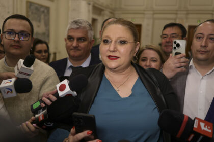 sosoaca anunta ca parlamentarii s o s vor vota pentru caderea guvernului bolojan votul va fi la vedere 69f9b5fc1a43a