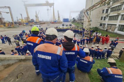 strigatul de disperare al angajatilor din santierul naval mangalia la bucuresti se darama guverne dar aici la mangalia se darama viata noastra domnilor politicieni semnati programul safe pana la 69fa21824d18e