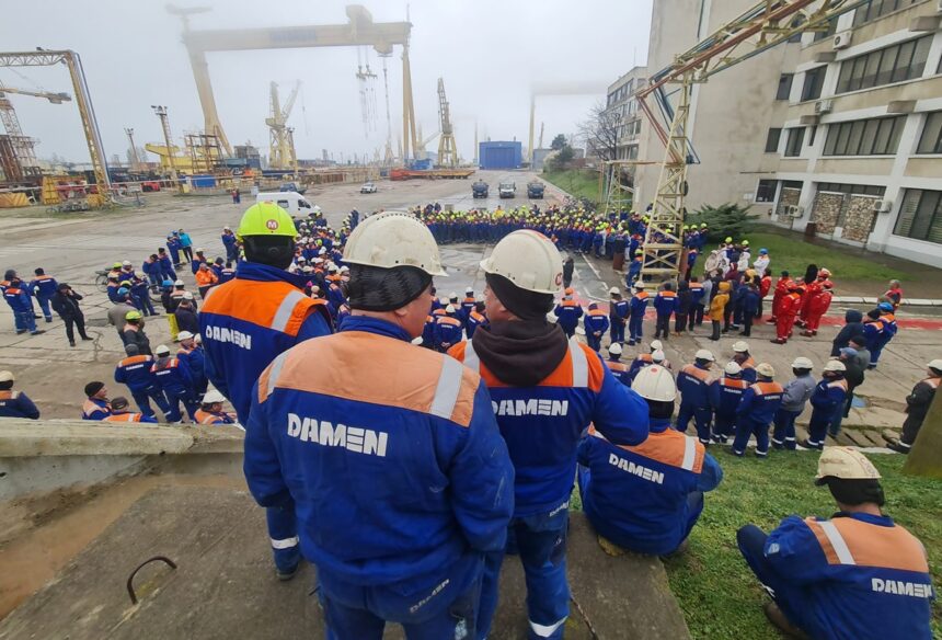 strigatul de disperare al angajatilor din santierul naval mangalia la bucuresti se darama guverne dar aici la mangalia se darama viata noastra domnilor politicieni semnati programul safe pana la 69fa21824d18e