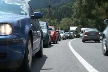 trafic intens pe valea prahovei la finalul minivacantei de 1 mai 69f785da8837d