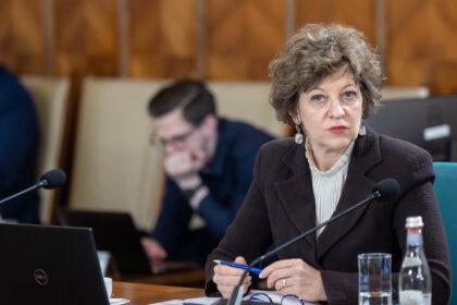 un volum enorm de munca raspunsul primit de oana gheorghiu de la o autoritate publica de la care a cerut lista activelor statului 6a0f575c36130