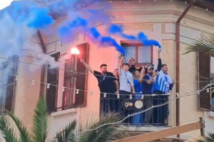 video atmosfera incendiara la craiova inaintea finalei de campionat mii de suporteri au blocat centrul orasului 6a09fc45428e0