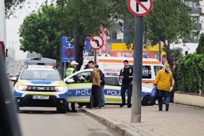 video constanta pieton lovit de un autoturism la intersectia dintre soseaua mangaliei si strada salciilor 6a0fe9574cff1