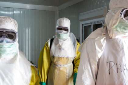video ebola ne tortureaza panica se extinde in estul republicii democrate congo pe masura ce virusul mortal face noi victime 6a0d7ccd04729