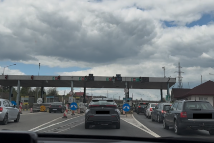 video mini vacanta de 1 mai la final aglomeratie in zona trecerii podului de la fetesti pe autostrada a2 69f7383f92891