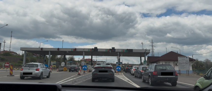 video mini vacanta de 1 mai la final aglomeratie in zona trecerii podului de la fetesti pe autostrada a2 69f7383f92891