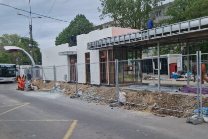 video modernizarea statiilor de la ciresica merge inainte activitate chiar si in weekend 6a00649fd57f7