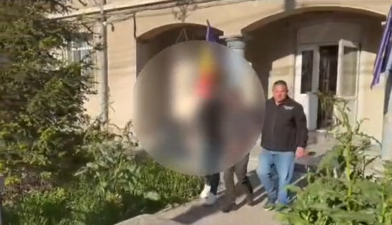 video prins in flagrant intr o curte din medgidia barbatul a fost retinut pentru tentativa de furt calificat este implicat si un minor 69fb33f5f3ba2