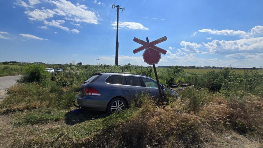 accident feroviar in lumina o masina a fost acrosata de un tren 6a2512f1c86c8