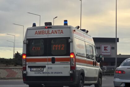 atentie soferi accident la intrare in ovidiu traficul se desfasoara cu dificultate in zona 6a3a9b6d8e67e
