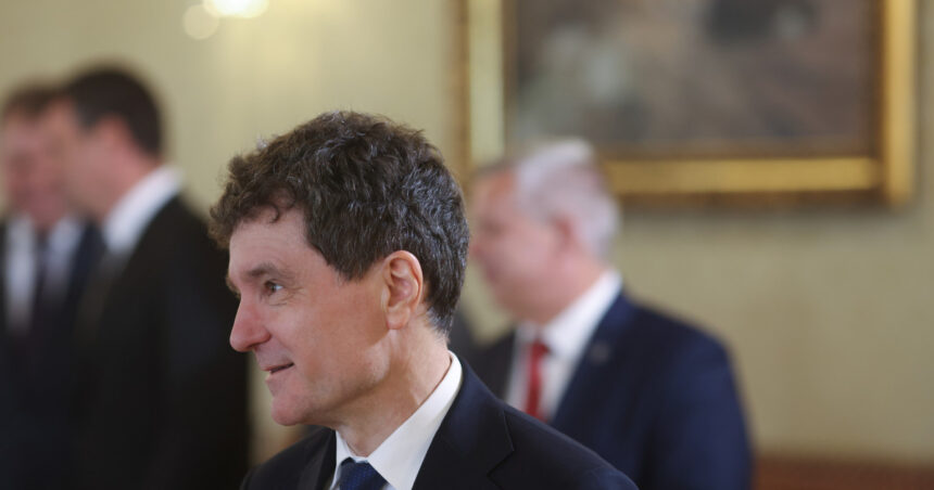 ce a spus nicusor dan despre incercarile partidelor de a racola parlamentari intrati pe listele partidelor extremiste 6a43cd0b615d3