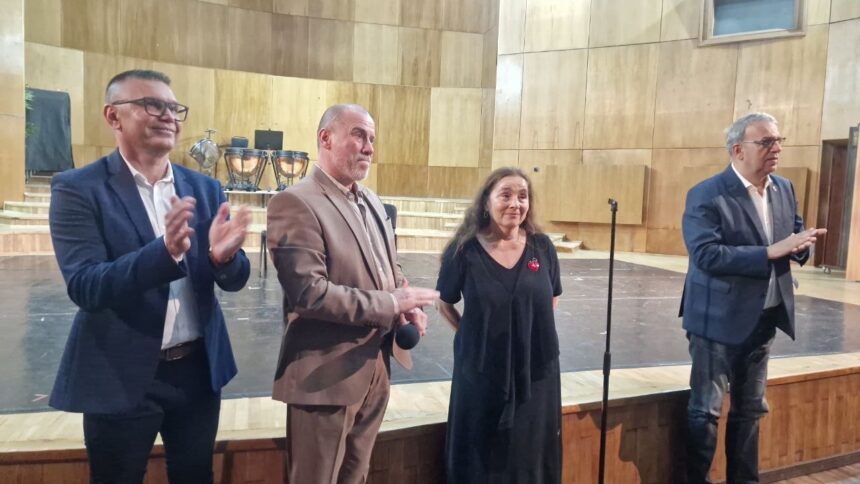 daniela vladescu mesaj la plecarea de la conducerea tnob oleg danovski dupa 20 de ani noi suntem cenusareasa pentru care dovleacul nu s a mai transformat in caleasca 6a294a3a916a9