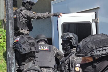 doi tineri din constanta incatusati de diicot mascatii au facut mai multe perchezitii in oras iata ce au descoperit 6a35670d494f2