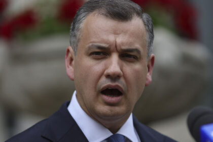 eugen tomac nu mai putem trai dupa romania creionata de pe timpul lui ceausescu si subventiona primarii cu 300 de locuitori 6a2d916aec0a8