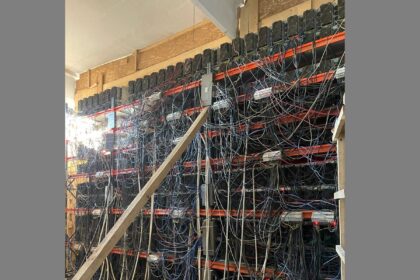 ferma clandestina de criptomonede descoperita de anaf intr o cladire dezafectata iata unde 6a3a470ecb626