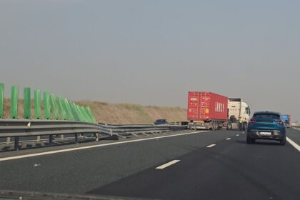 foto accident pe a2 in zona medgidia intre doua tir uri 6a43e781d148a
