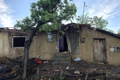 foto apel la solidaritate lansat de primarul din lipnita dupa ce un incendiu a distrus casa unei localnice 6a1f1608ae4b6