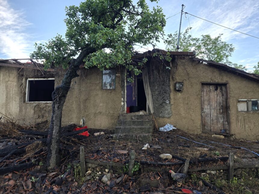 foto apel la solidaritate lansat de primarul din lipnita dupa ce un incendiu a distrus casa unei localnice 6a1f1608ae4b6