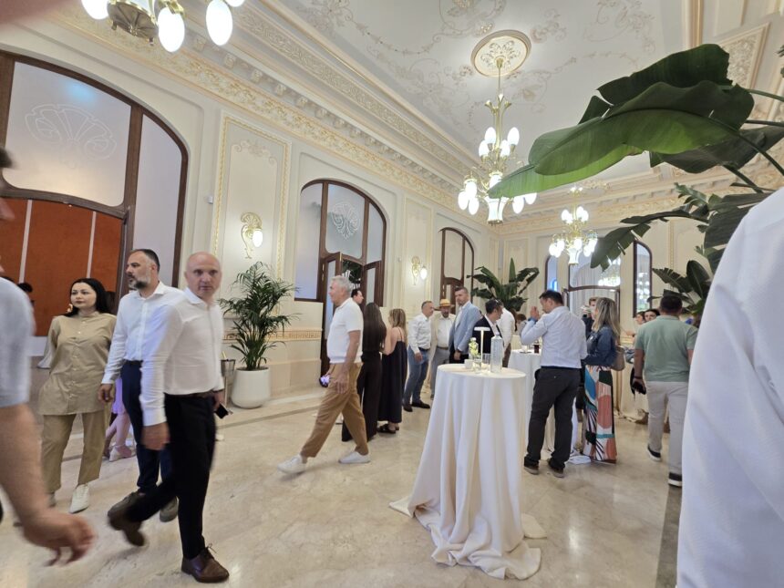 foto are loc deschiderea oficiala a restaurantului city grill la cazinoul de pe faleza constanteana 6a2ab14b4a346